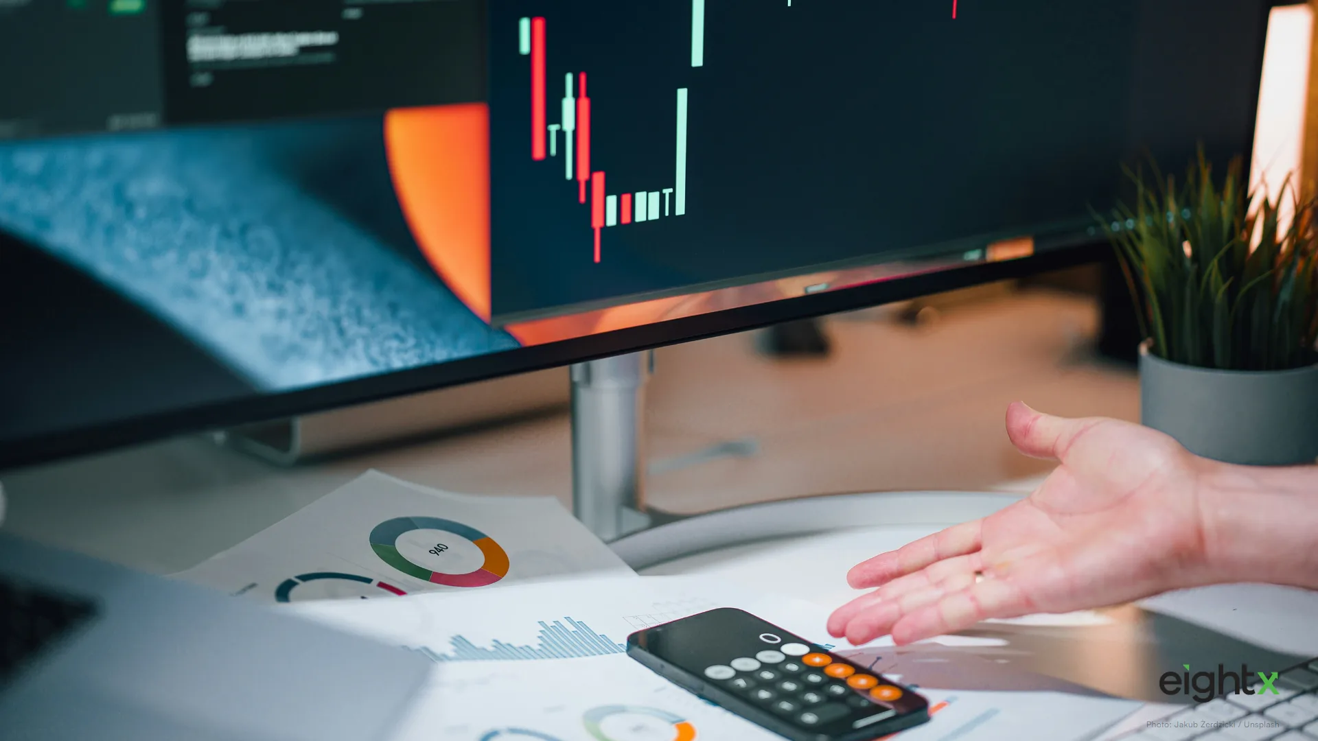 Eightx vs G-Squared Partners: Which CFO for a VC-Backed Brand? (2026)